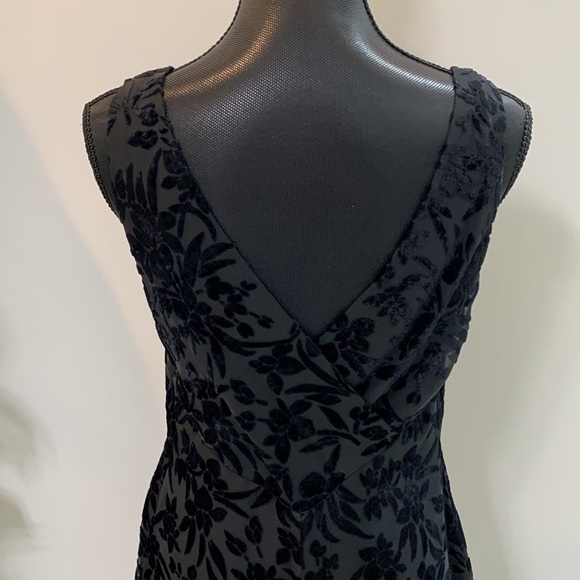 VINTAGE Ann Taylor Black BurnOut Velvet Sleeveless Sheath Cocktail Dress 8P - Picture 4 of 9